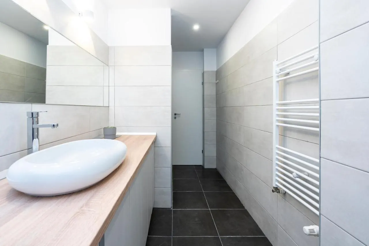 Sapphire Apartment In The Center Of Bucharest Romania