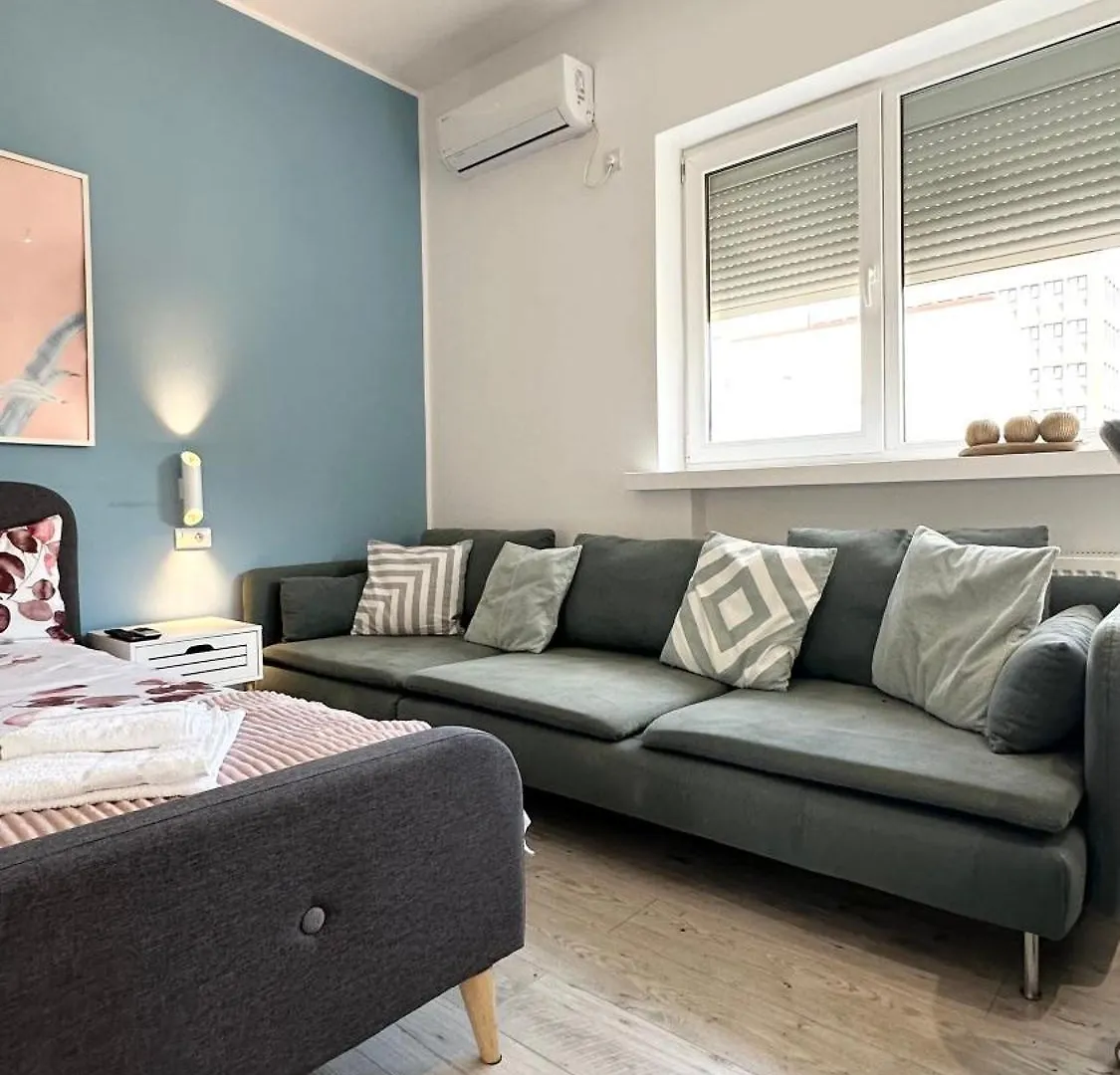 Sapphire Apartment In The Center Of Bucharest
